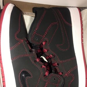 Jordan 1 mid fly like me size 1Y